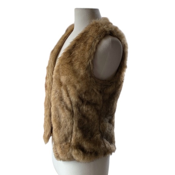 DYNAMITE Brown Faux Faur Vest - Picture 7 of 10